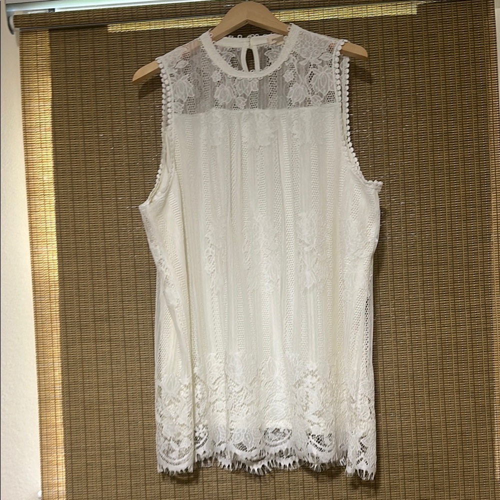 Elegant White Lace Short Sleeve Top